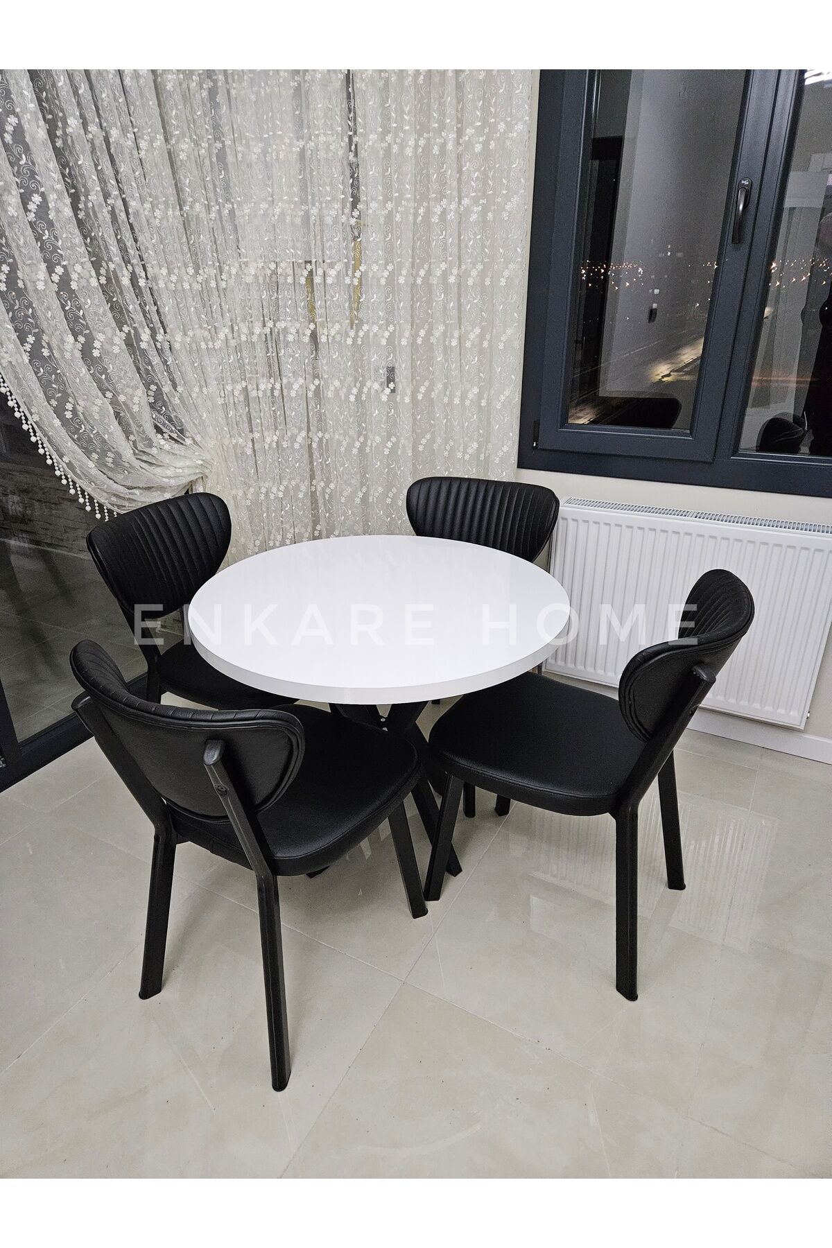 Papatya Masa Sandalye Takımı, Mdf Masa, Siyah Deri Sandalye, Metal Ayak, Temizliği kolay