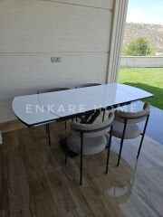 X Ayaklı Gloss Masa & Elisa Sandalye - Kapiçino Kumaş | 80x130-190 cm | Çift Kanat Açılır | Mutfak Salon