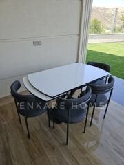X Ayaklı Gloss Masa & Elisa Sandalye - Antrasit Kumaş | 80x130-190 cm | Çift Kanat Açılır | Mutfak Salon