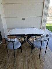 X Ayaklı Gloss Masa & Elisa Sandalye - Gri Kumaş | 80x130-190 cm | Çift Kanat Açılır | Mutfak Salon