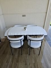 X Ayaklı Gloss Masa & Elisa Sandalye - Beyaz Kumaş | 80x130-190 cm | Çift Kanat Açılır | Mutfak Salon